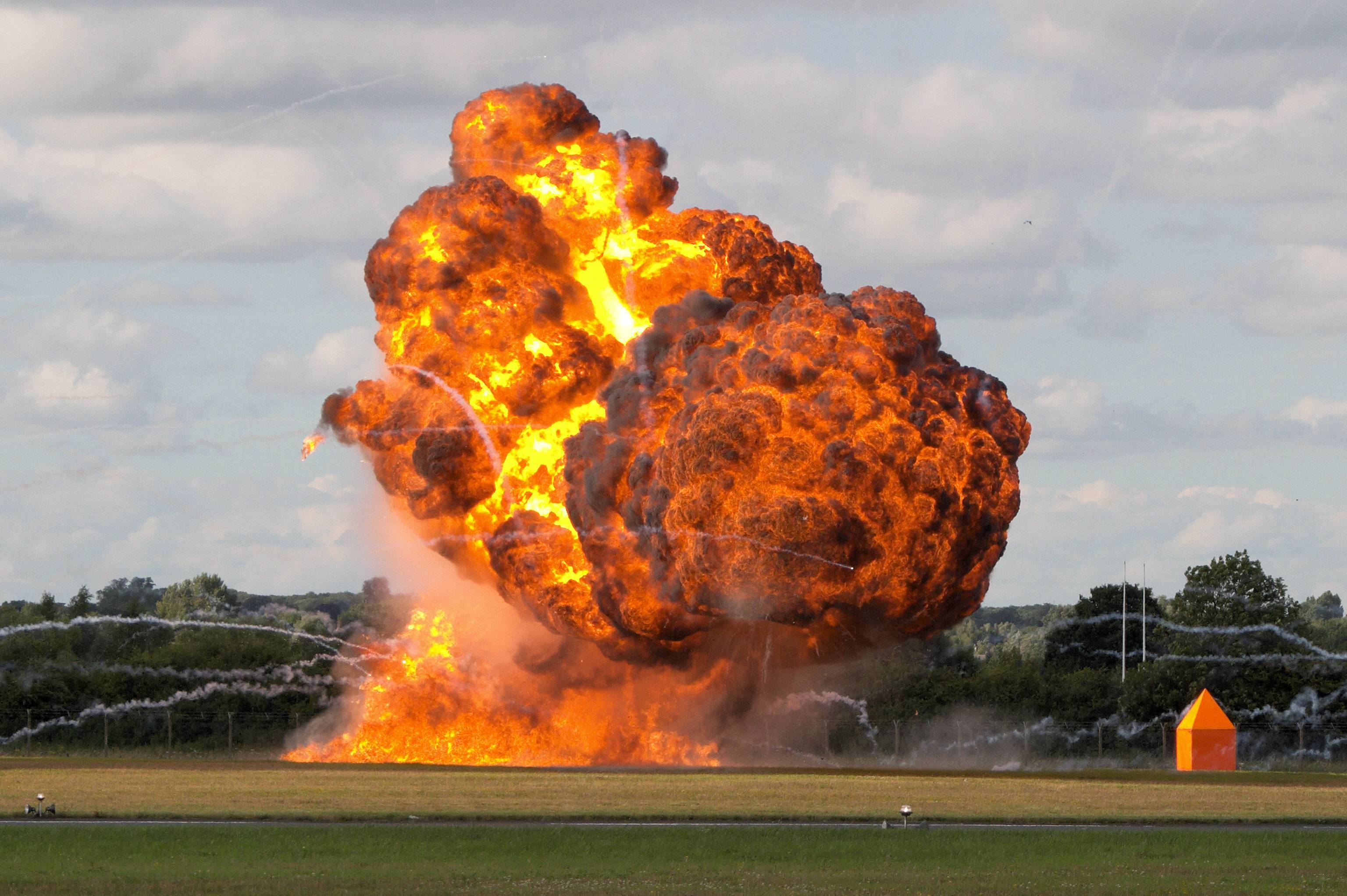 EXPLOSION